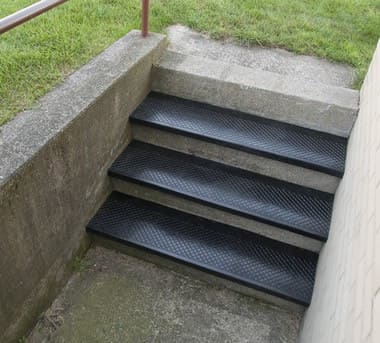 Outdoor Recycled Rubber Stair Tread